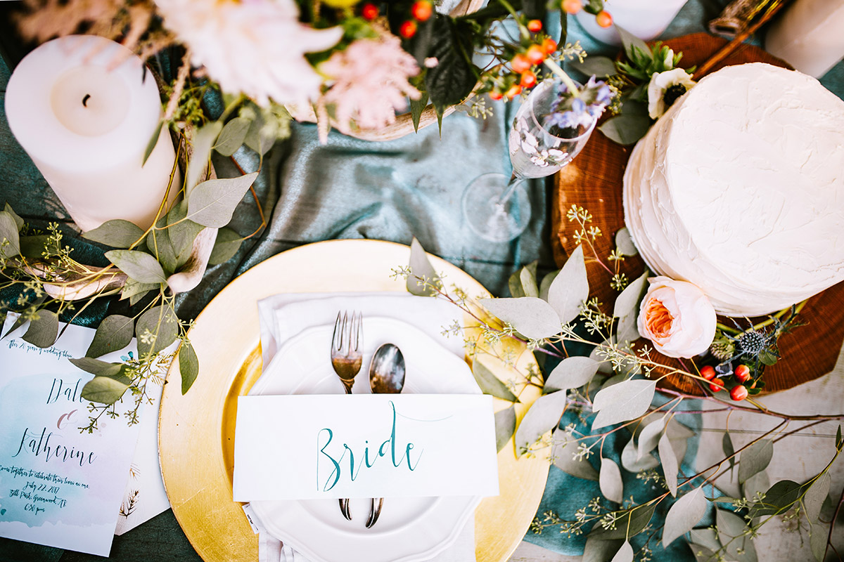 Lifespire colour palette decor and flowers