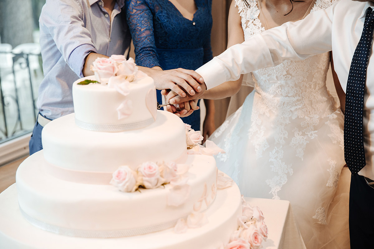 Lifespire Cake cutting